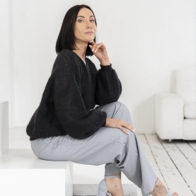 Mohēras džemperis ar laiviņveida apkakli