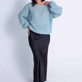 Mohēras džemperis ar laiviņveida apkakli