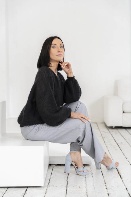 Mohēras džemperis ar laiviņveida apkakli