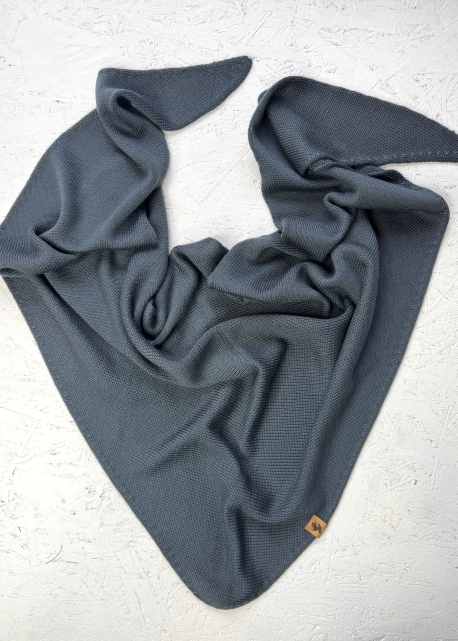 Trijstūra formas merino vilnas šalle