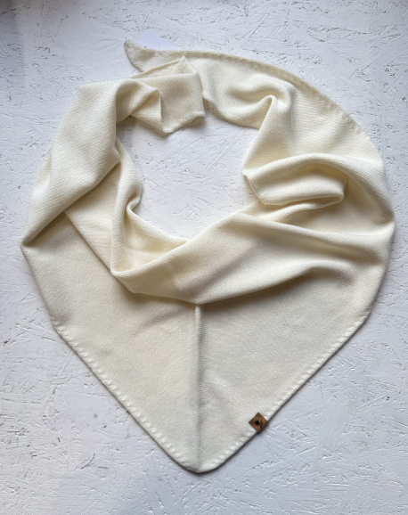 Trijstūra formas merino vilnas šalle