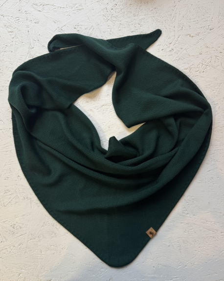 Trijstūra formas merino vilnas šalle