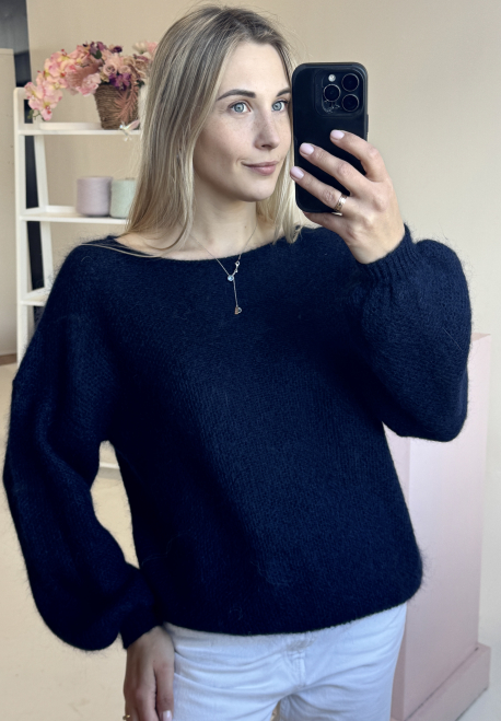 Mohēras džemperis ar laiviņveida apkakli