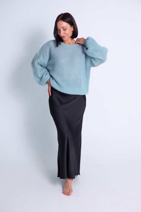 Mohēras džemperis ar laiviņveida apkakli